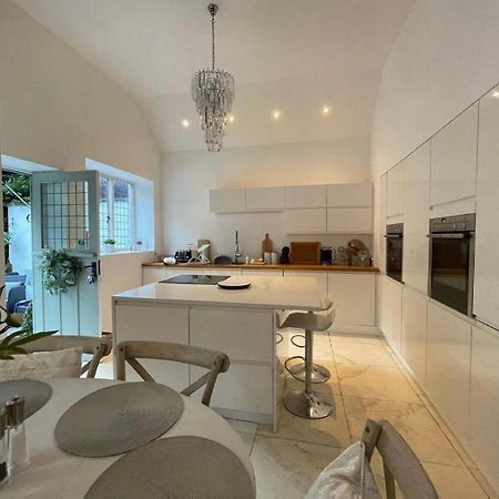 Thornton House Private Country House Thornton Hough Entire House Sleeps 6 Wirral Exterior foto